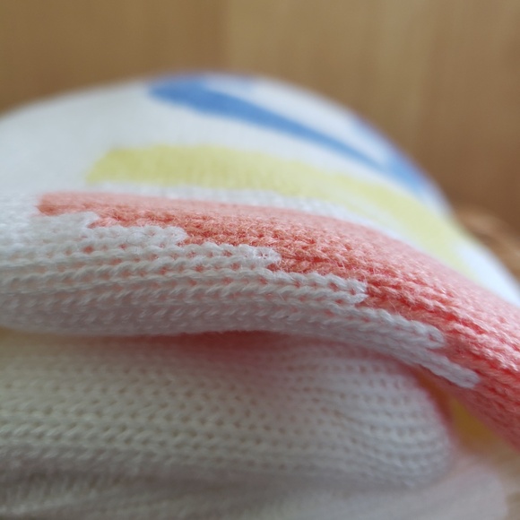 Vacay Premium Sweater Size Small NEW! - Picture 13 of 14